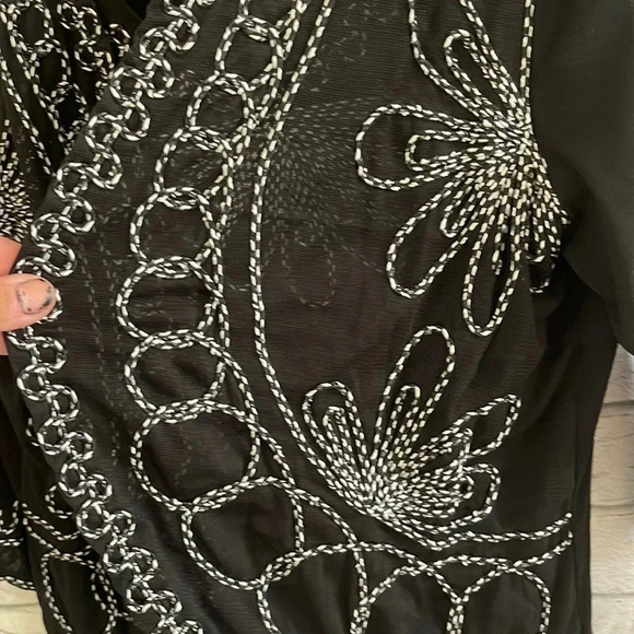 Women’s black open front blouse 2X - Picture 4 of 4